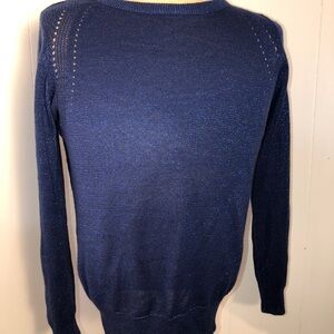 - Womens sparkle blue sweater. Size:medium